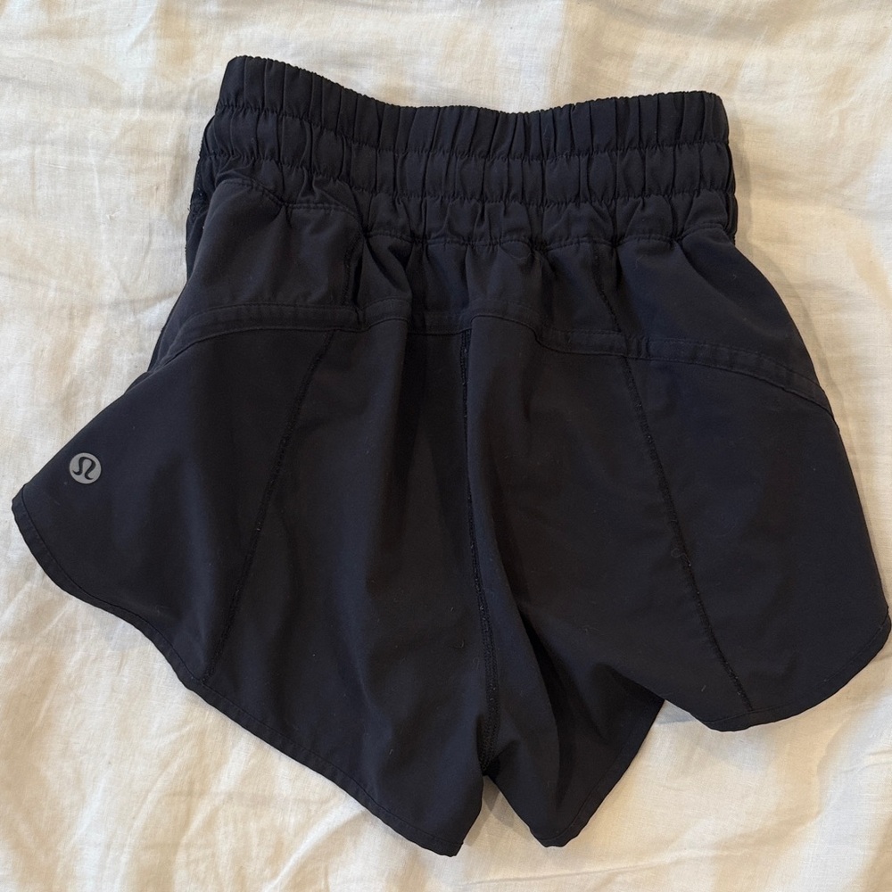 Lululemon Athletica Hotty hot high rise lined shorts 4” size 0 color black - Picture 3 of 4